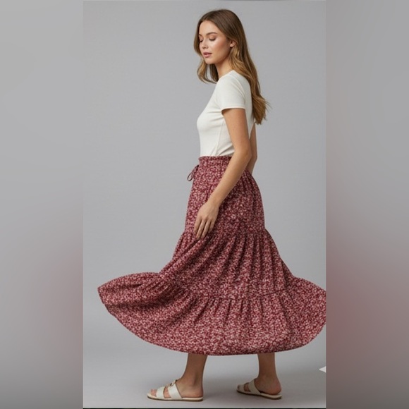 Red Boho Floral Print Tiered Ruched Skirt - Picture 4 of 10